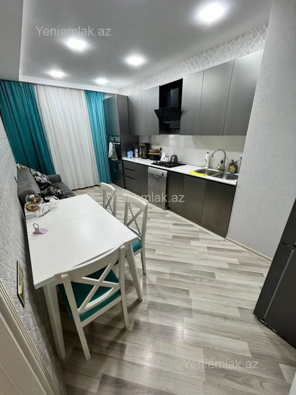 Satılır 2 otaqlı yeni tikili 110 m²