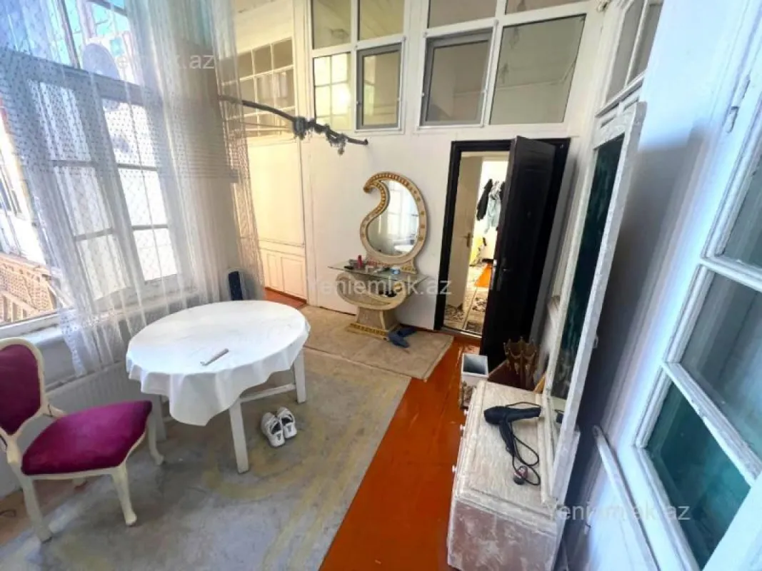 Satılır 2 otaqlı köhnə tikili 45 m²