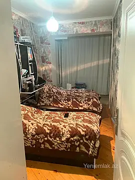 Satılır 3 otaqlı köhnə tikili 90 m²