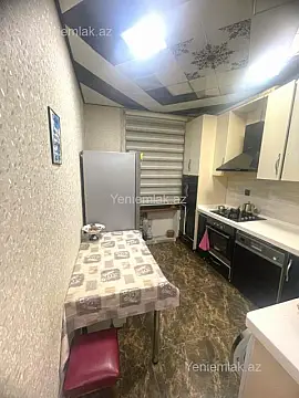 Satılır 3 otaqlı köhnə tikili 90 m²