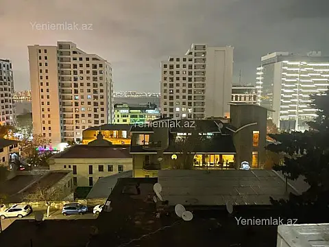 Satılır 3 otaqlı köhnə tikili 90 m²