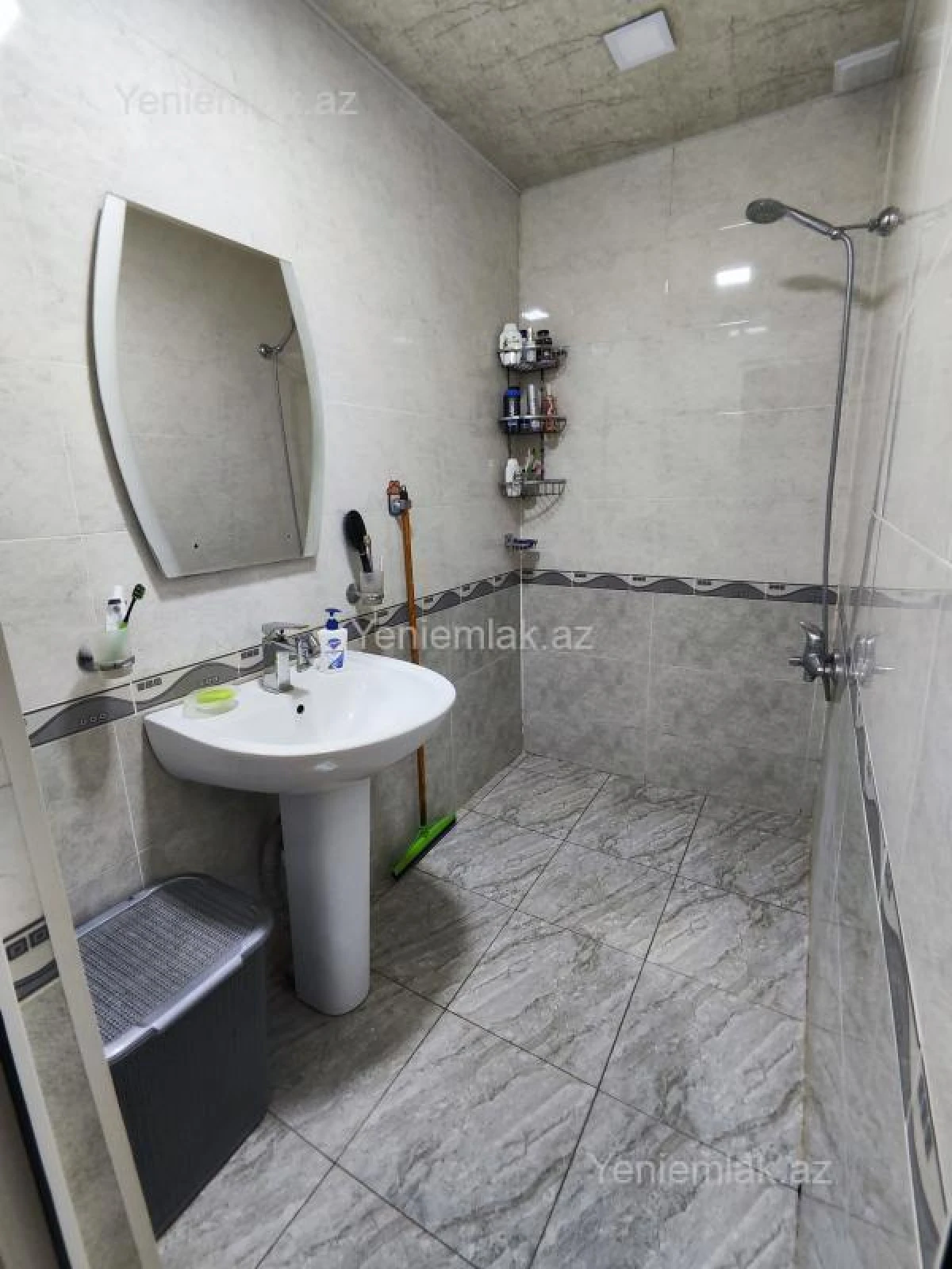 Satılır 3 otaqlı köhnə tikili 85 m²