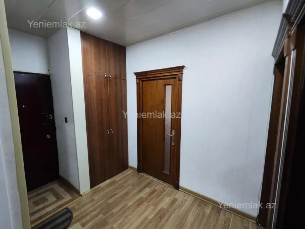 Satılır 3 otaqlı köhnə tikili 85 m²