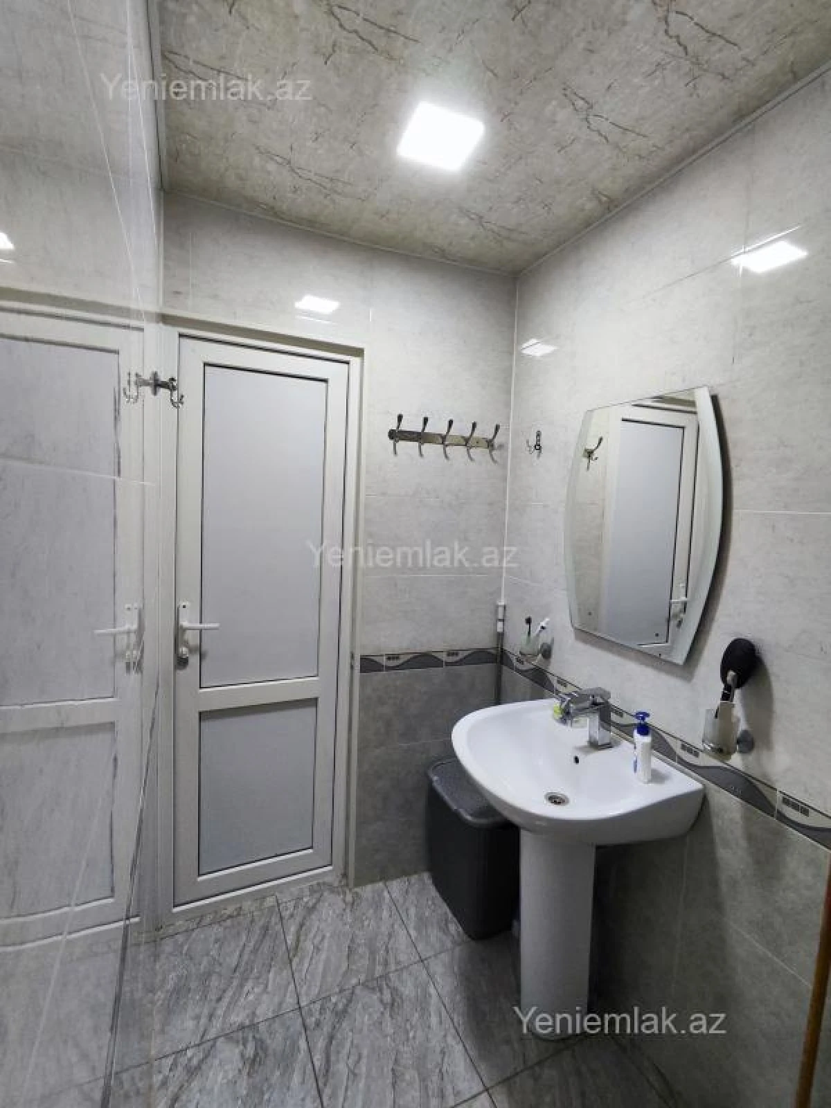 Satılır 3 otaqlı köhnə tikili 85 m²