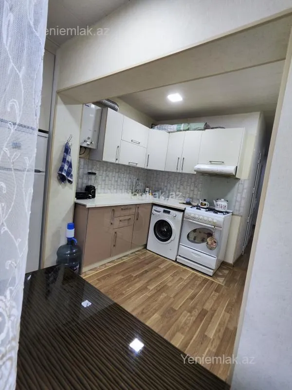 Satılır 3 otaqlı köhnə tikili 85 m²