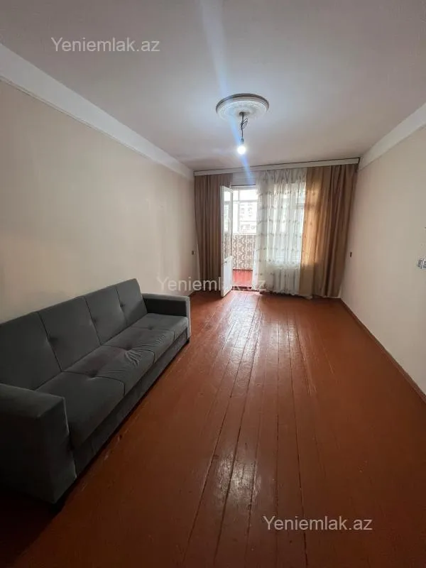 Satılır 3 otaqlı köhnə tikili 55 m²