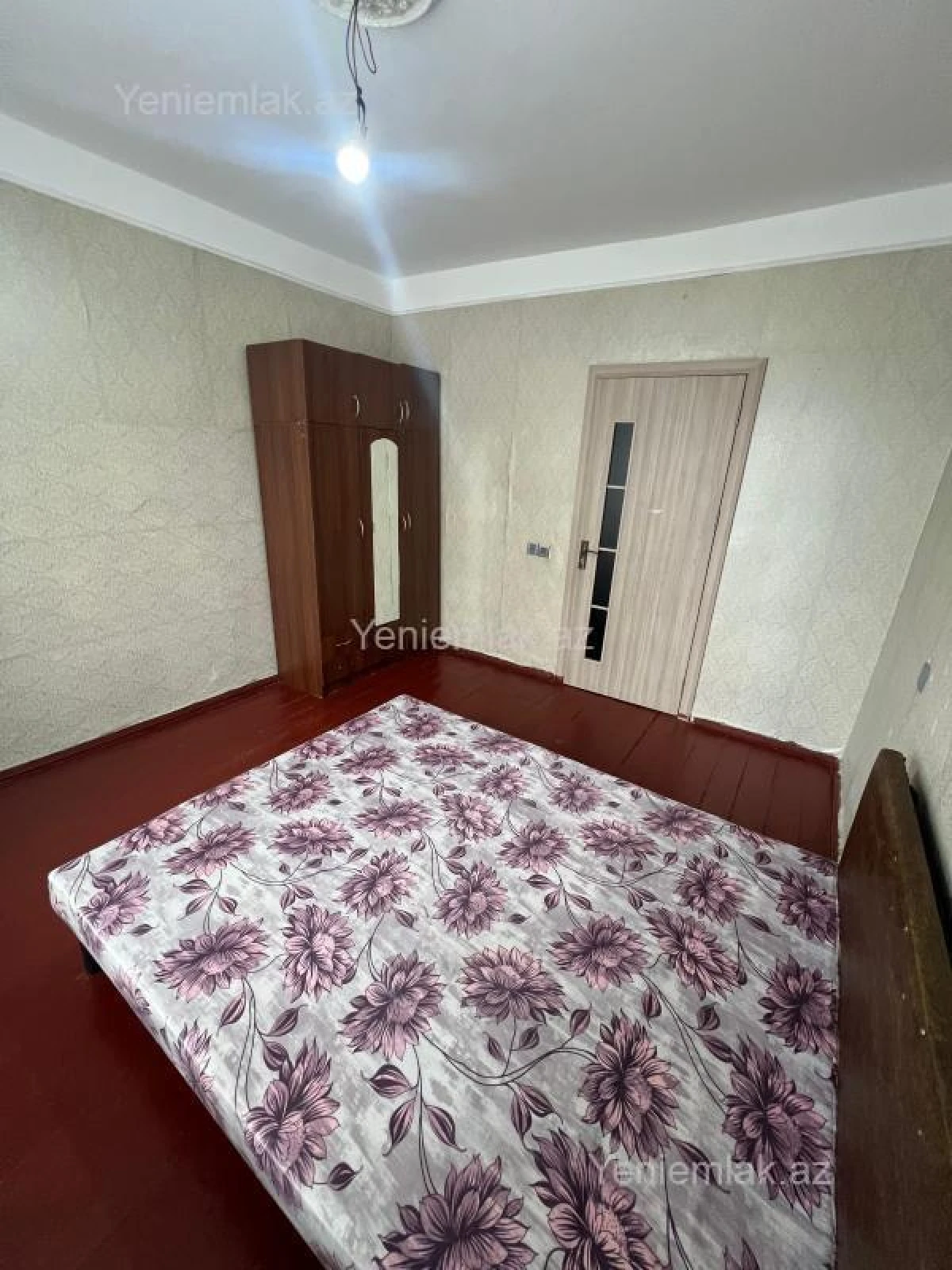 Satılır 3 otaqlı köhnə tikili 55 m²
