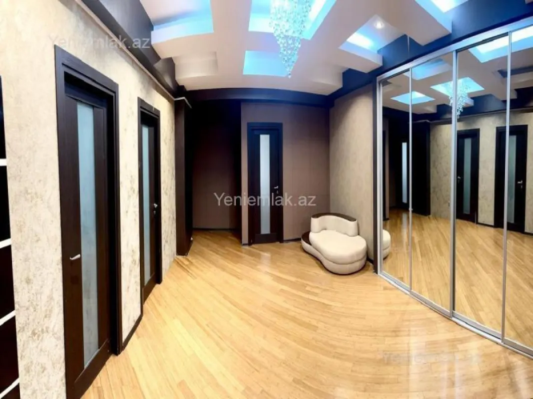 Satılır 3 otaqlı yeni tikili 170 m²