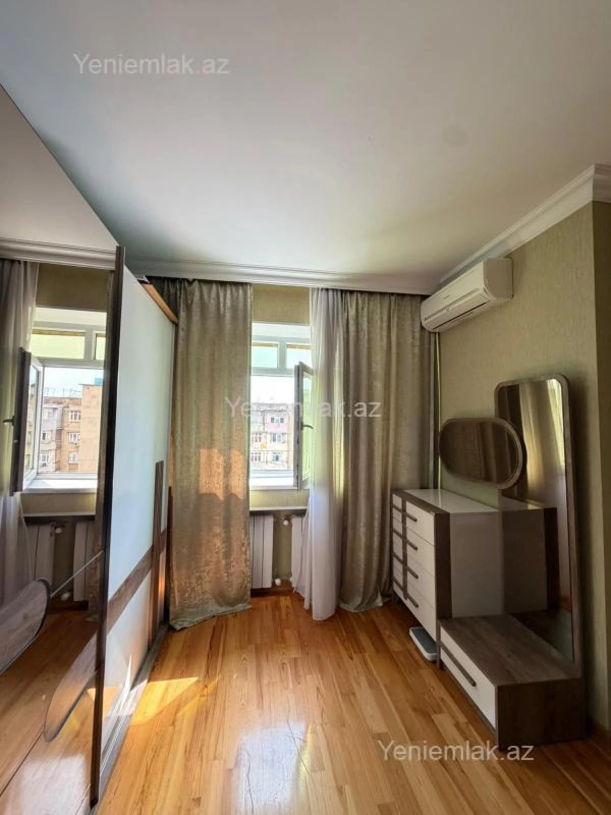 Satılır 4 otaqlı köhnə tikili 82 m²
