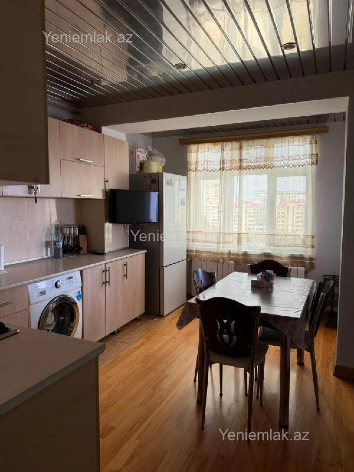 Satılır 4 otaqlı köhnə tikili 82 m²