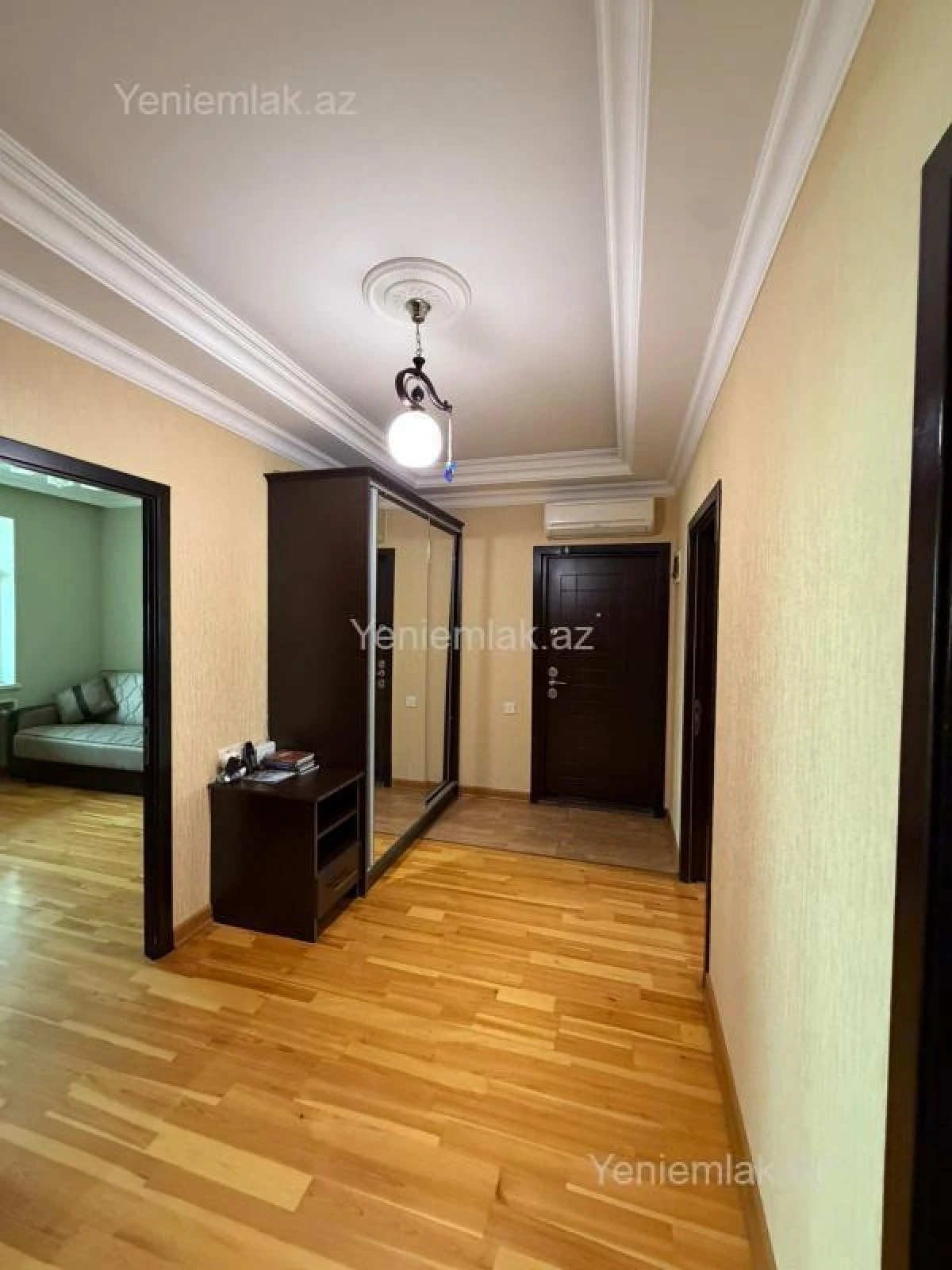 Satılır 4 otaqlı köhnə tikili 82 m²