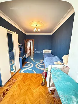 Satılır 3 otaqlı köhnə tikili 85 m²