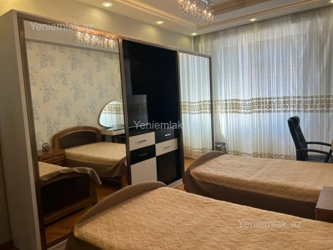 Satılır 3 otaqlı yeni tikili 135 m²