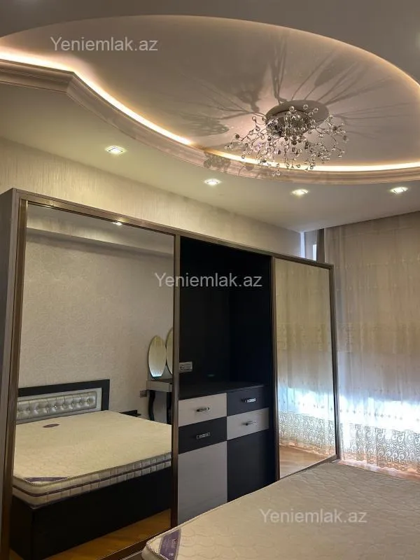 Satılır 3 otaqlı yeni tikili 135 m²