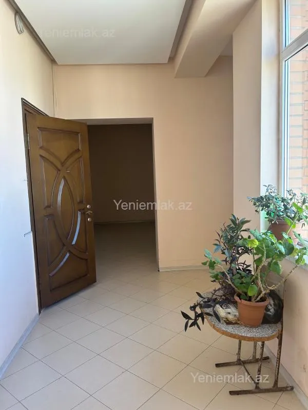 Satılır 3 otaqlı yeni tikili 135 m²
