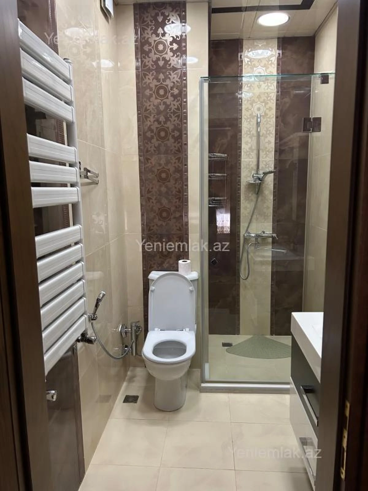 Satılır 3 otaqlı yeni tikili 135 m²