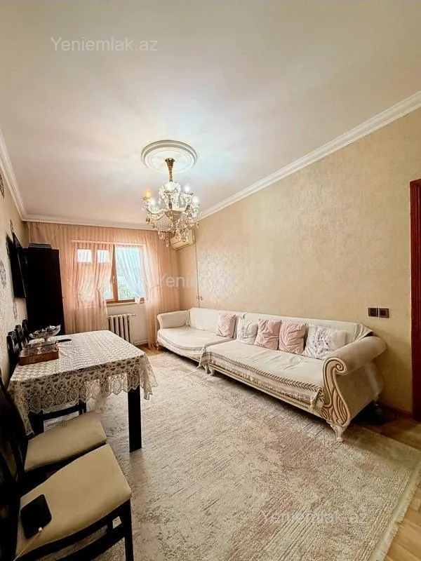 Satılır 2 otaqlı köhnə tikili 55 m²