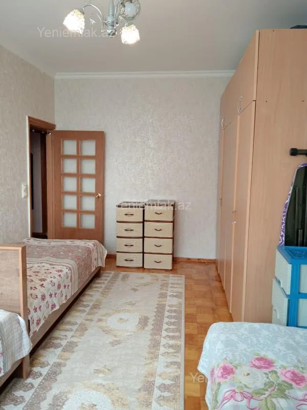 Satılır 3 otaqlı köhnə tikili 70 m²