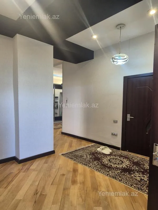 Satılır 3 otaqlı yeni tikili 100 m²