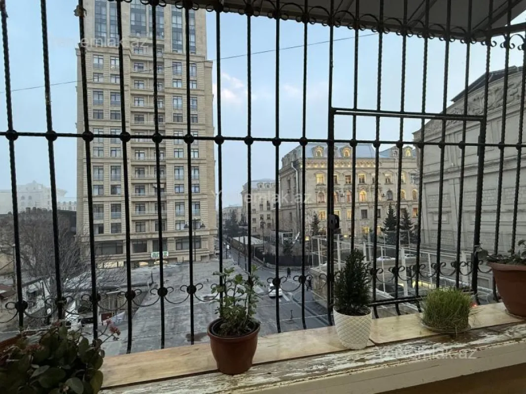 Satılır 3 otaqlı yeni tikili 100 m²