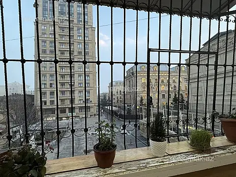 Satılır 3 otaqlı yeni tikili 100 m²