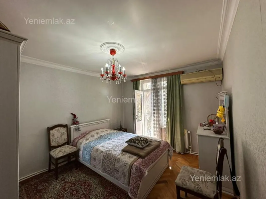 Satılır 3 otaqlı köhnə tikili 70 m²