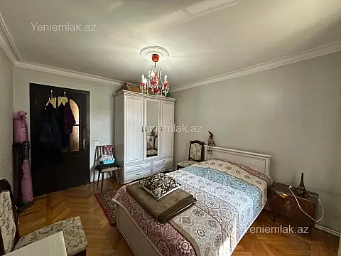 Satılır 3 otaqlı köhnə tikili 70 m²