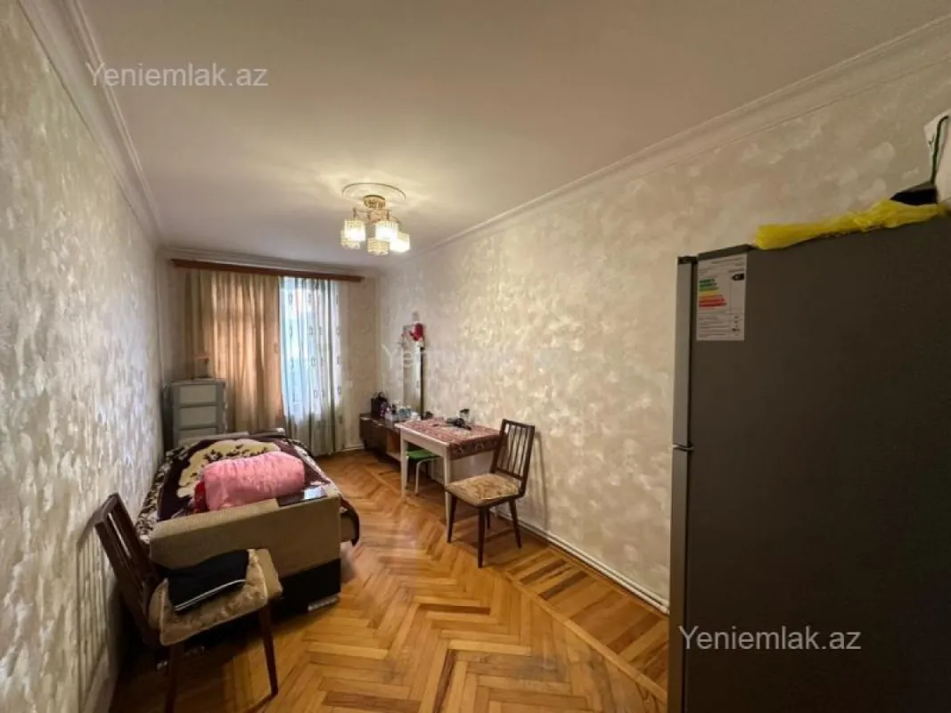 Satılır 3 otaqlı köhnə tikili 70 m²