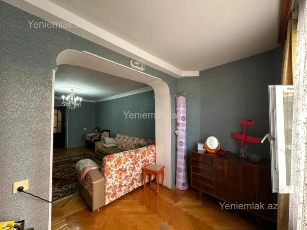 Satılır 3 otaqlı köhnə tikili 70 m²