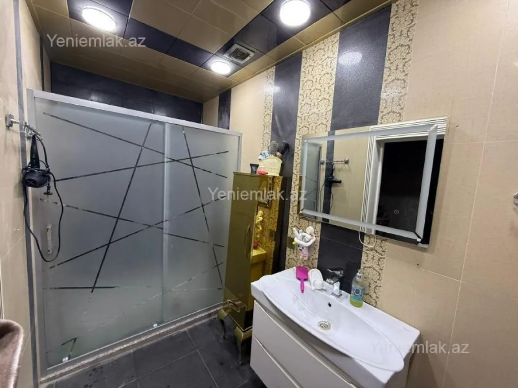 Satılır 3 otaqlı yeni tikili 140 m²