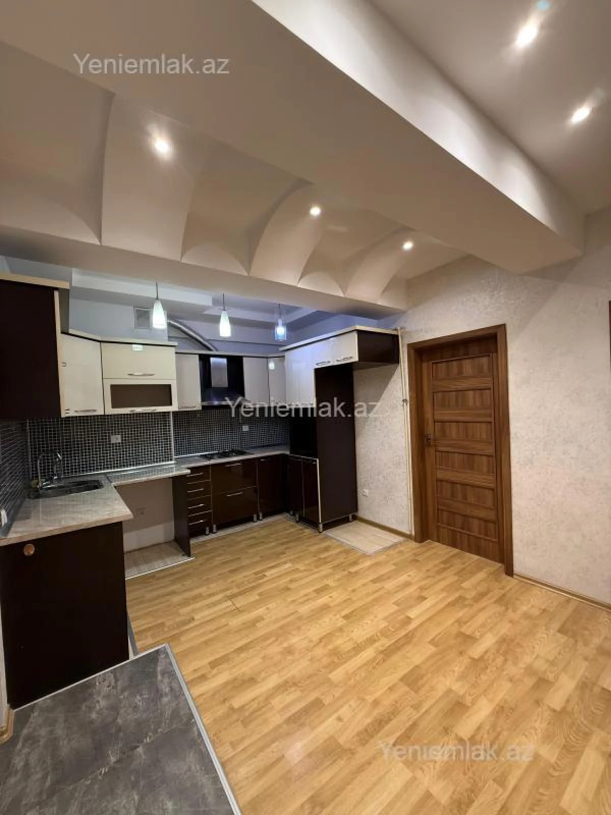 Satılır 2 otaqlı yeni tikili 68 m²