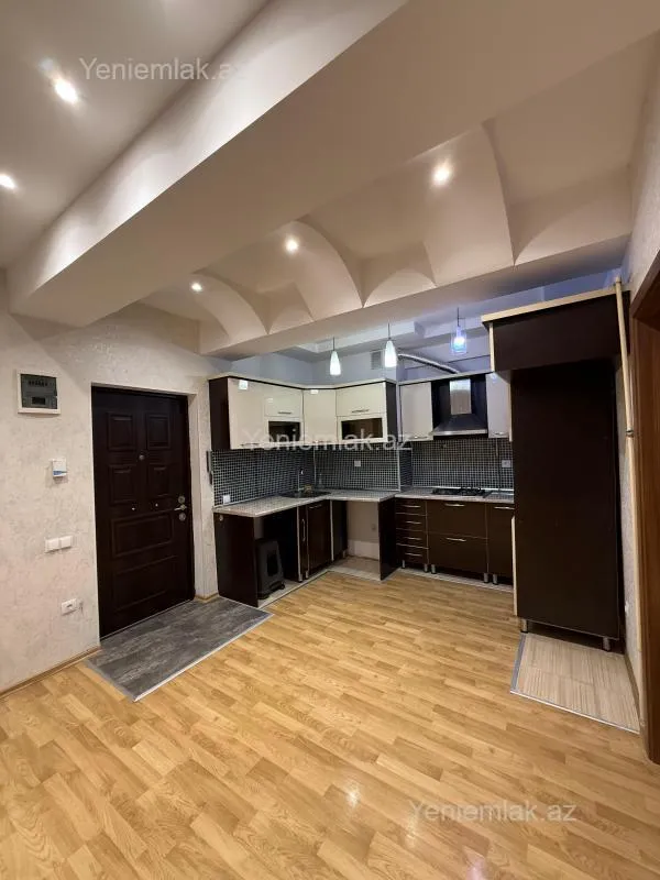 Satılır 2 otaqlı yeni tikili 68 m²