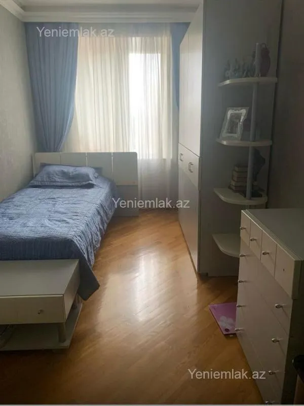 Satılır 3 otaqlı köhnə tikili 80 m²