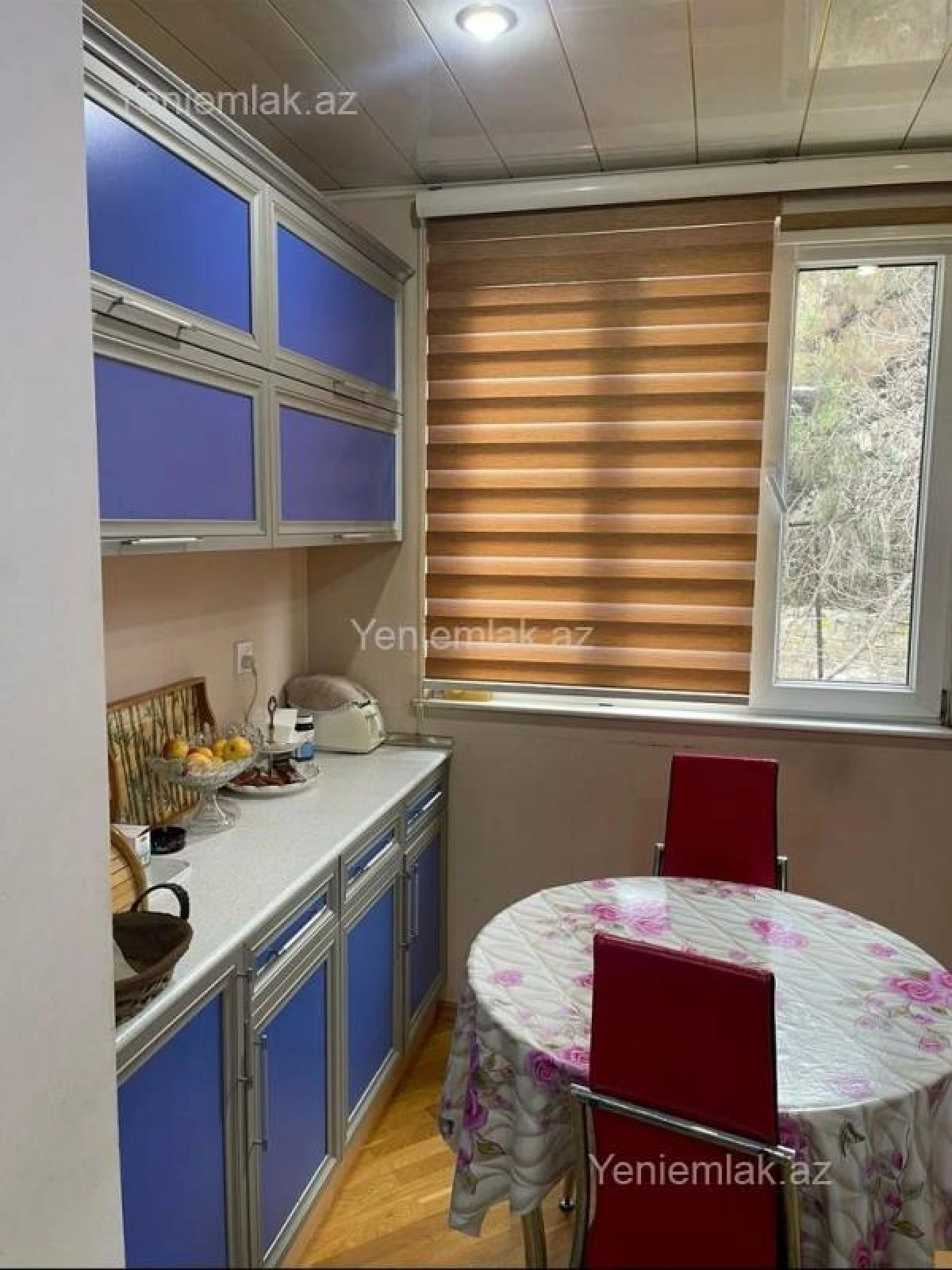 Satılır 3 otaqlı köhnə tikili 80 m²