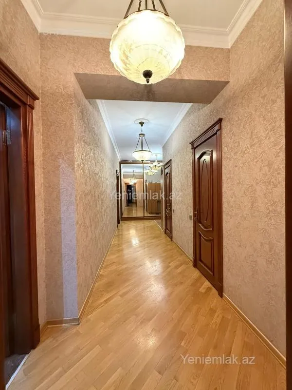 Satılır 2 otaqlı yeni tikili 110 m²