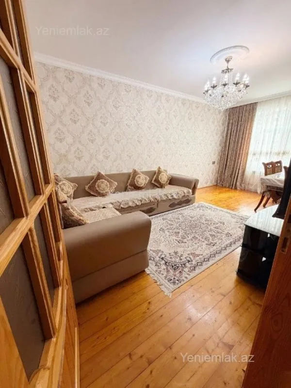 Satılır 3 otaqlı köhnə tikili 90 m²