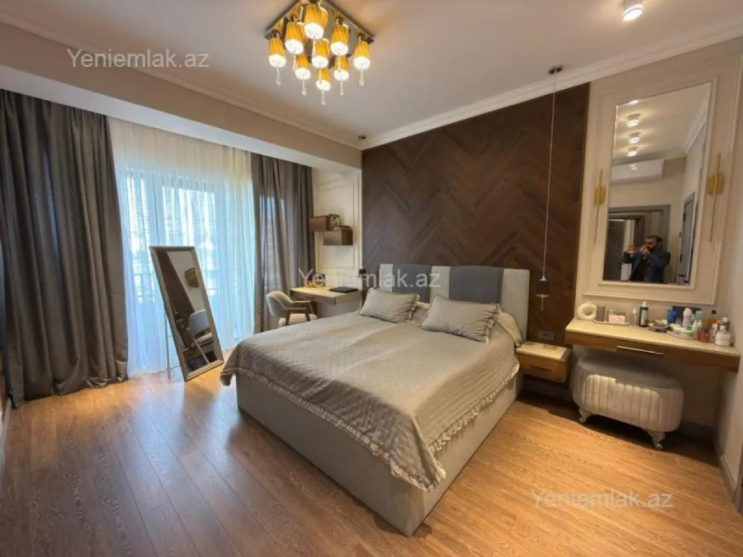 Satılır 3 otaqlı yeni tikili 128 m²