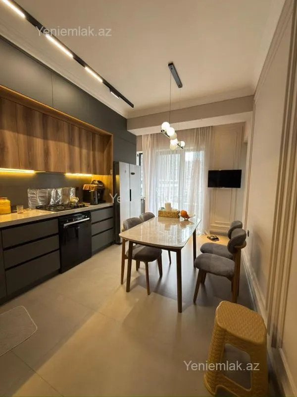 Satılır 3 otaqlı yeni tikili 128 m²