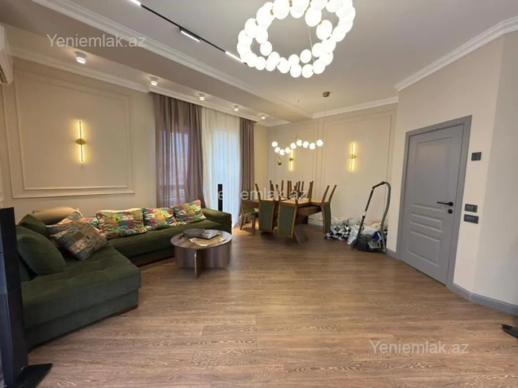 Satılır 3 otaqlı yeni tikili 128 m²