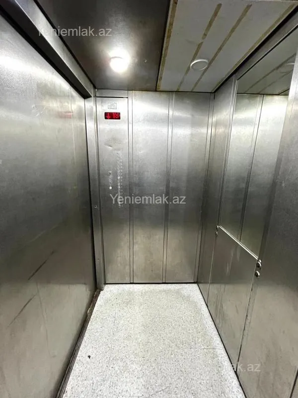 Satılır 3 otaqlı yeni tikili 125 m²