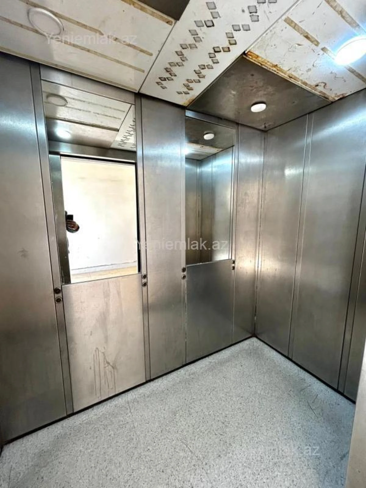 Satılır 3 otaqlı yeni tikili 125 m²