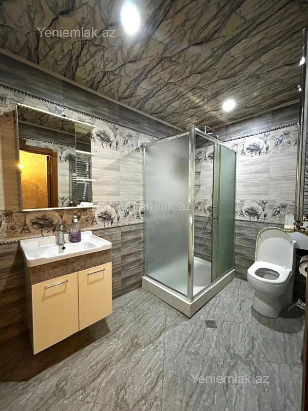 Satılır 3 otaqlı yeni tikili 125 m²