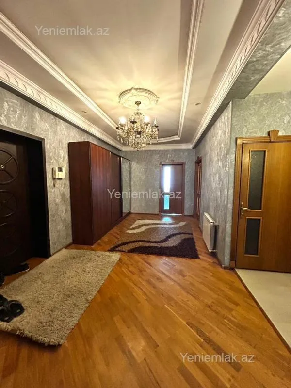 Satılır 3 otaqlı yeni tikili 125 m²