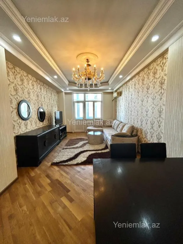 Satılır 3 otaqlı yeni tikili 125 m²