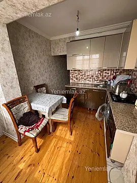 Satılır 2 otaqlı köhnə tikili 60 m²