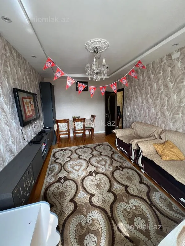 Satılır 2 otaqlı köhnə tikili 60 m²