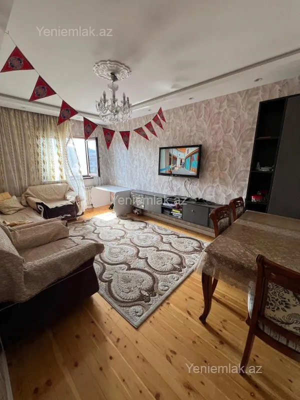 Satılır 2 otaqlı köhnə tikili 60 m²