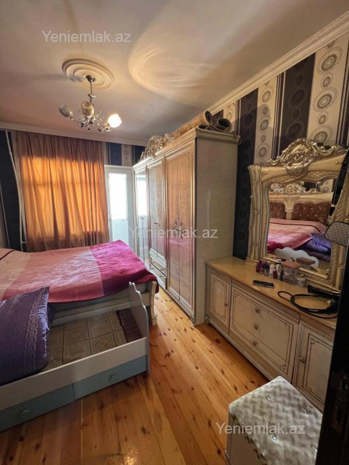 Satılır 2 otaqlı köhnə tikili 60 m²