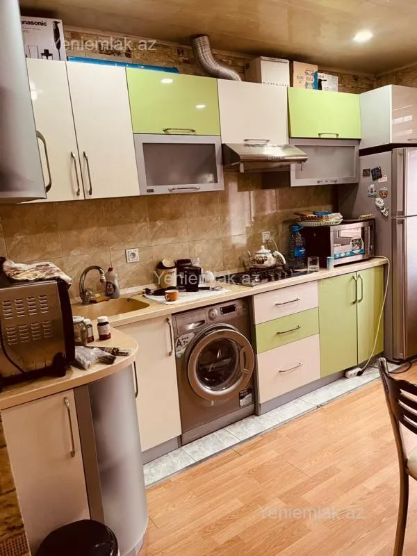 Satılır 2 otaqlı köhnə tikili 60 m²