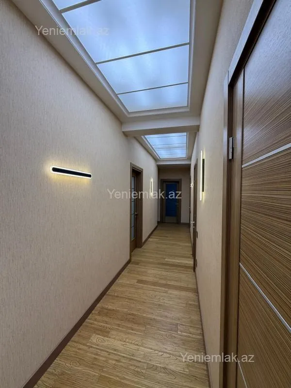 Satılır 4 otaqlı yeni tikili 180 m²
